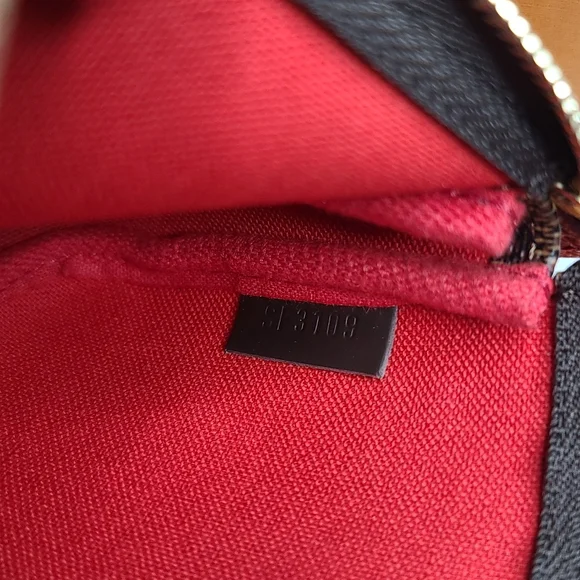 Louis Vuitton accessories mini pochette holiday 2019 Paris limited editi… - Picture 9 of 10